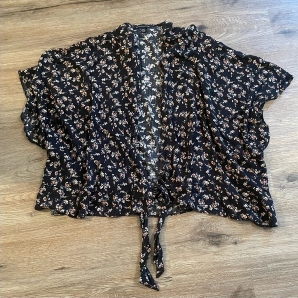 American Eagle Outfitters Floral Kimono Tie Front and Ruffle - Picture 7 of 9